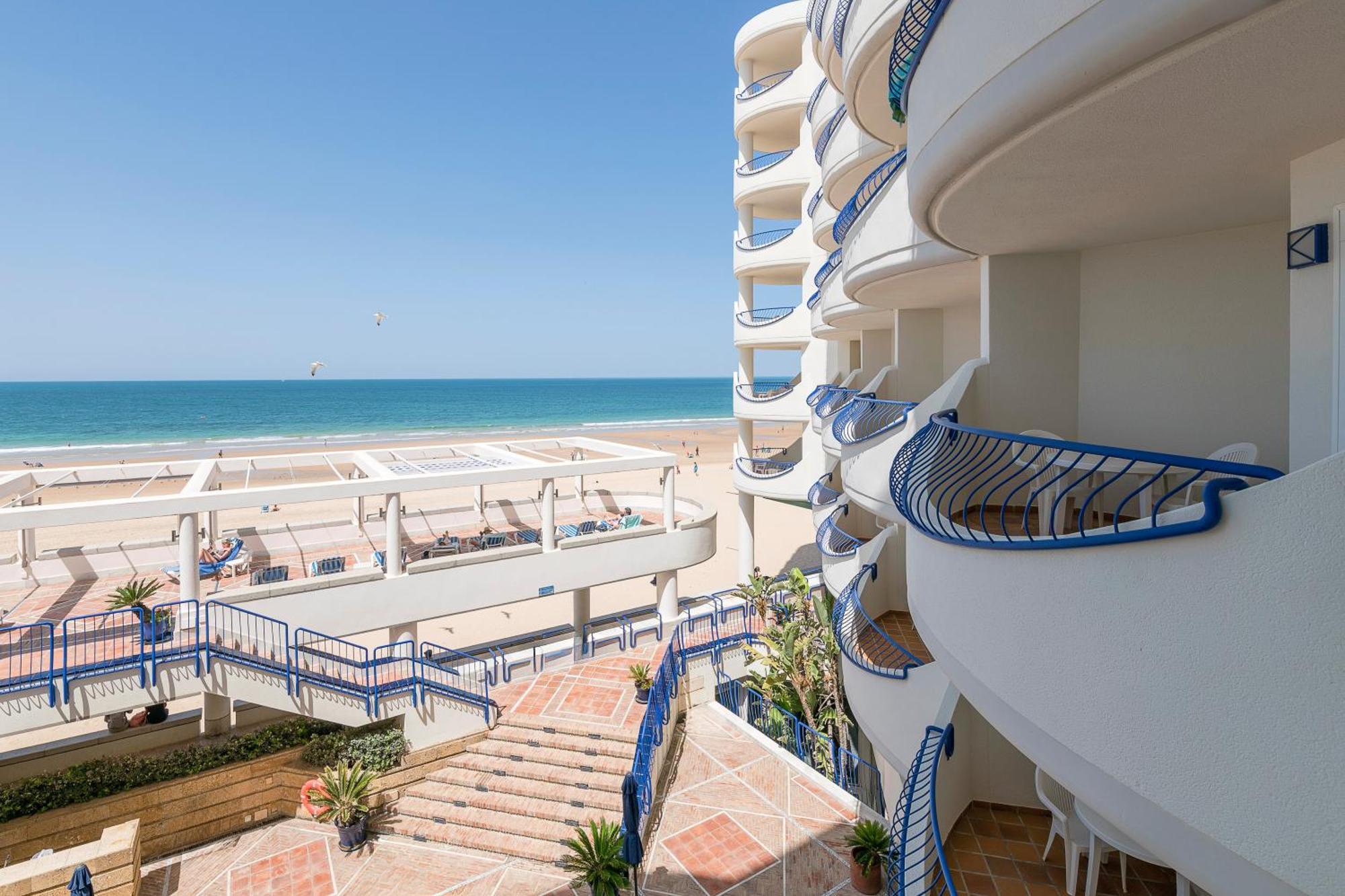 Hotel Playa Victoria Cadiz Exterior photo